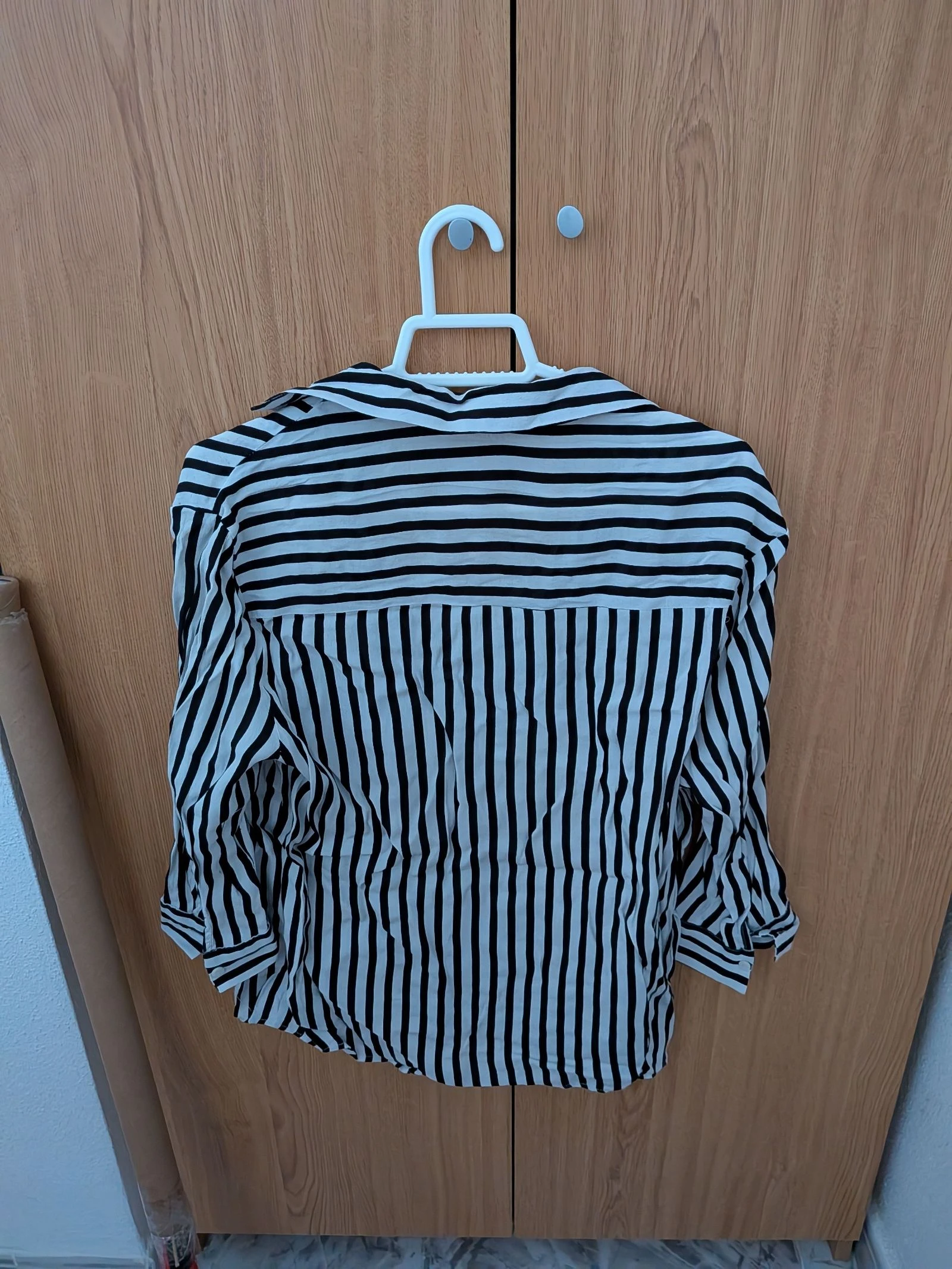Women's V-neck shirt – photo 8